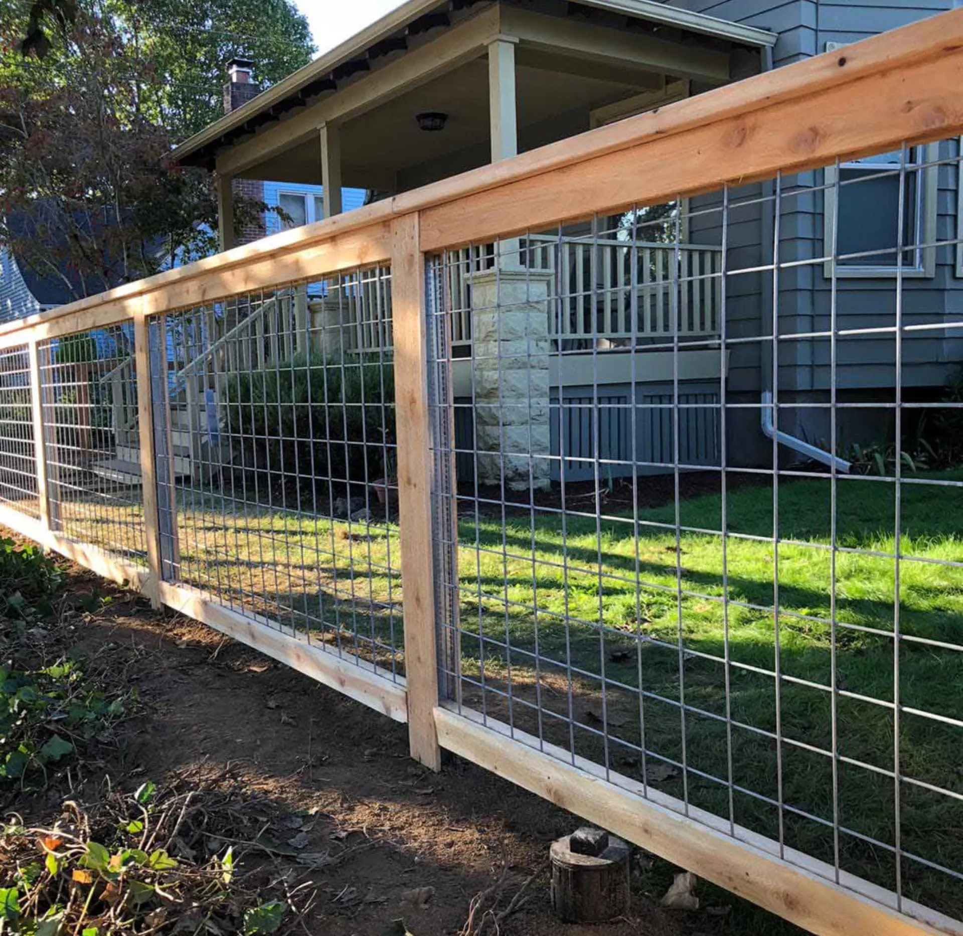 professional hog wire fence